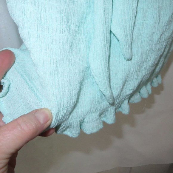 No Boundries soft woven top V neck Elastic bottom - Picture 6 of 7